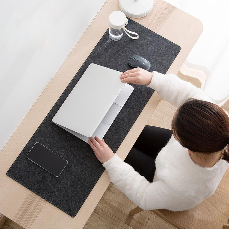 Extended wool felt mouse pad surface texture